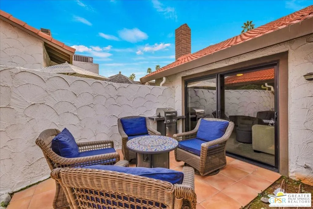 2335 S Gene Autry Trail C, Palm Springs, California 92264 home-pic-27