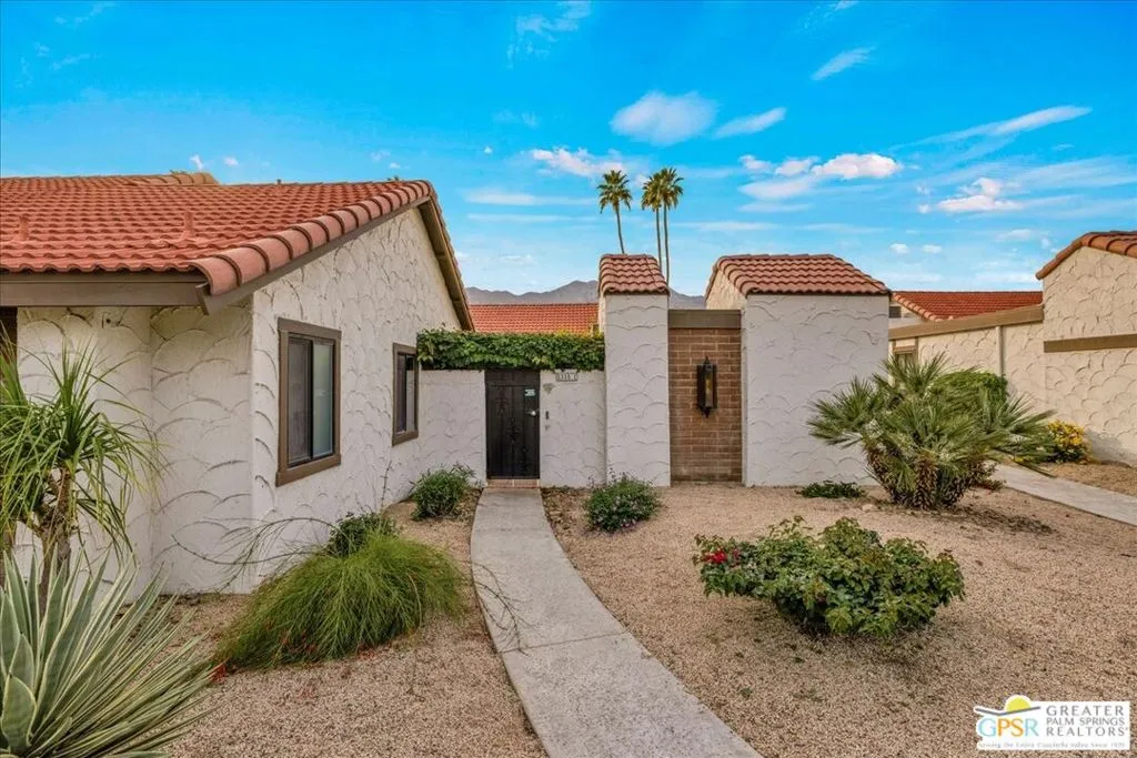 2335 S Gene Autry Trail C, Palm Springs, California 92264 home-pic-25