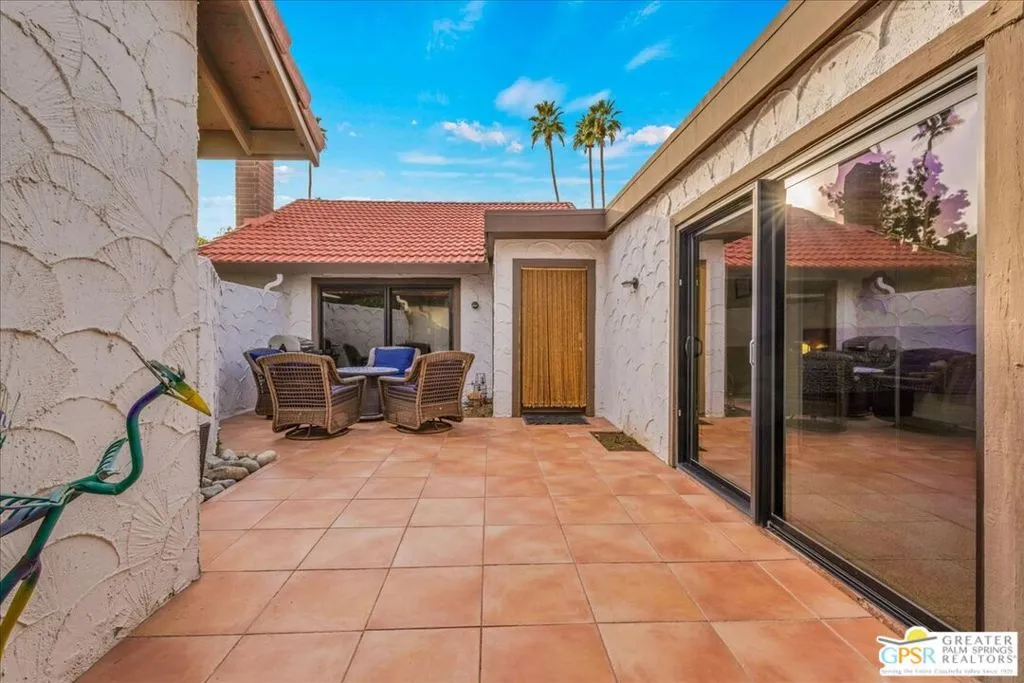 2335 S Gene Autry Trail C, Palm Springs, California 92264 home-pic-12