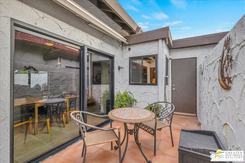 2335 S Gene Autry Trail C, Palm Springs, California 92264 home-pic-30