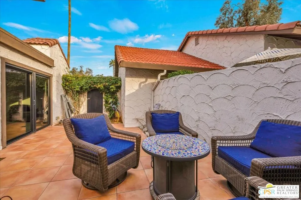 2335 S Gene Autry Trail C, Palm Springs, California 92264 home-pic-29