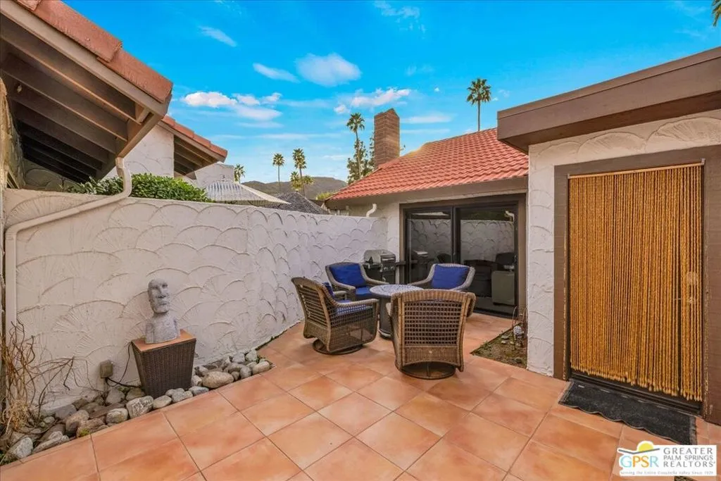 2335 S Gene Autry Trail C, Palm Springs, California 92264 home-pic-31