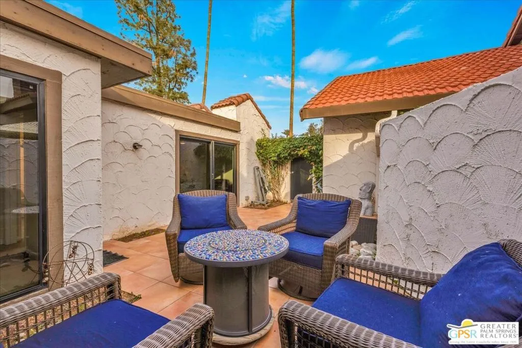 2335 S Gene Autry Trail C, Palm Springs, California 92264 home-pic-33