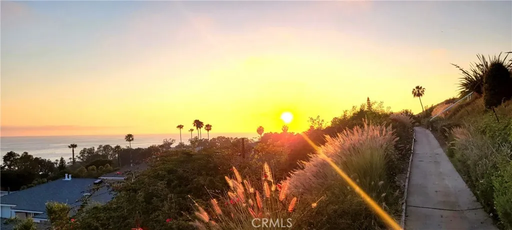 21682 Ocean Vista Drive A, Laguna Beach, California 92651 home-pic-16
