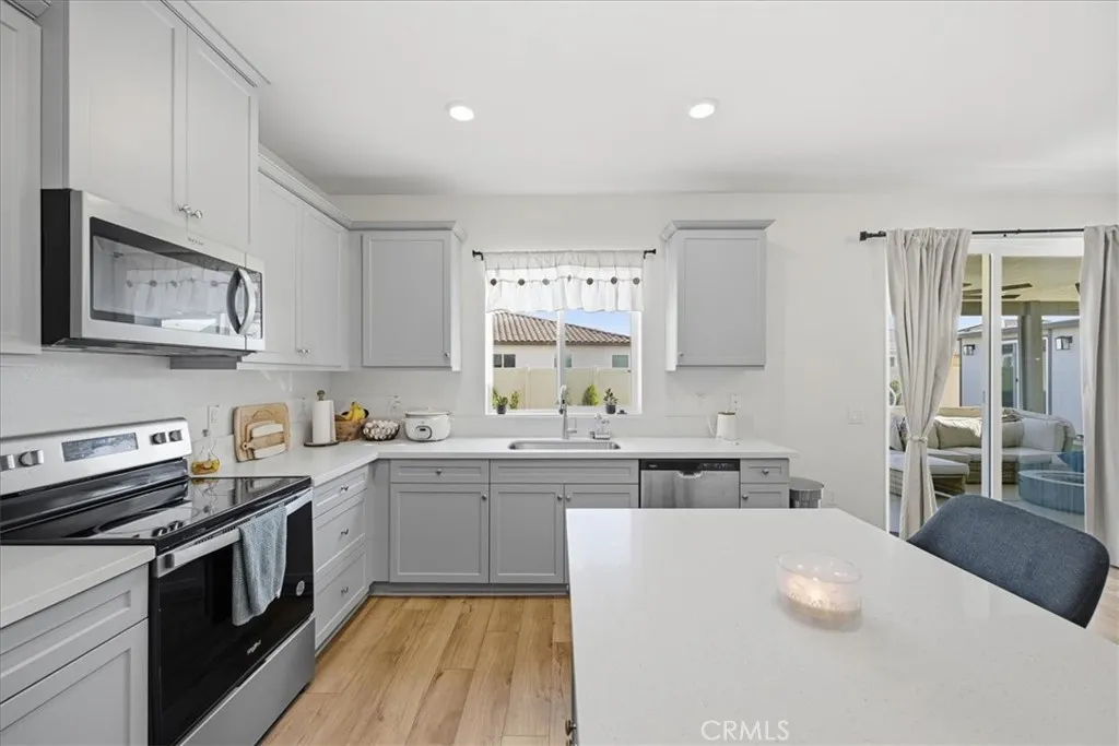 29168 Cahill Court, Winchester, California 92596 home-pic-1