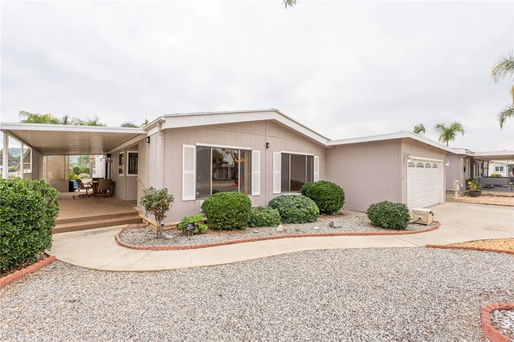 2981 Blue Spruce, Hemet, California 92545 home-pic-1