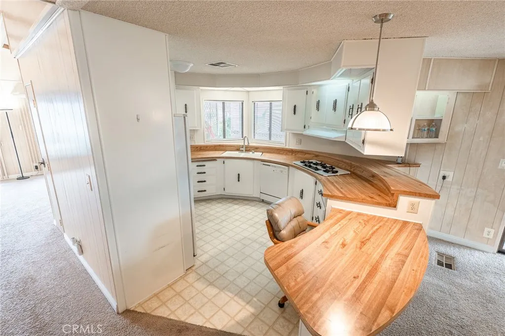 2981 Blue Spruce, Hemet, California 92545 home-pic-4