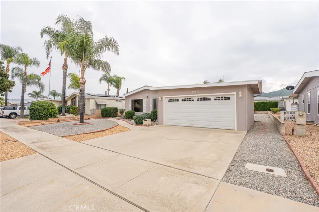 2981 Blue Spruce, Hemet, California 92545 home-pic-2
