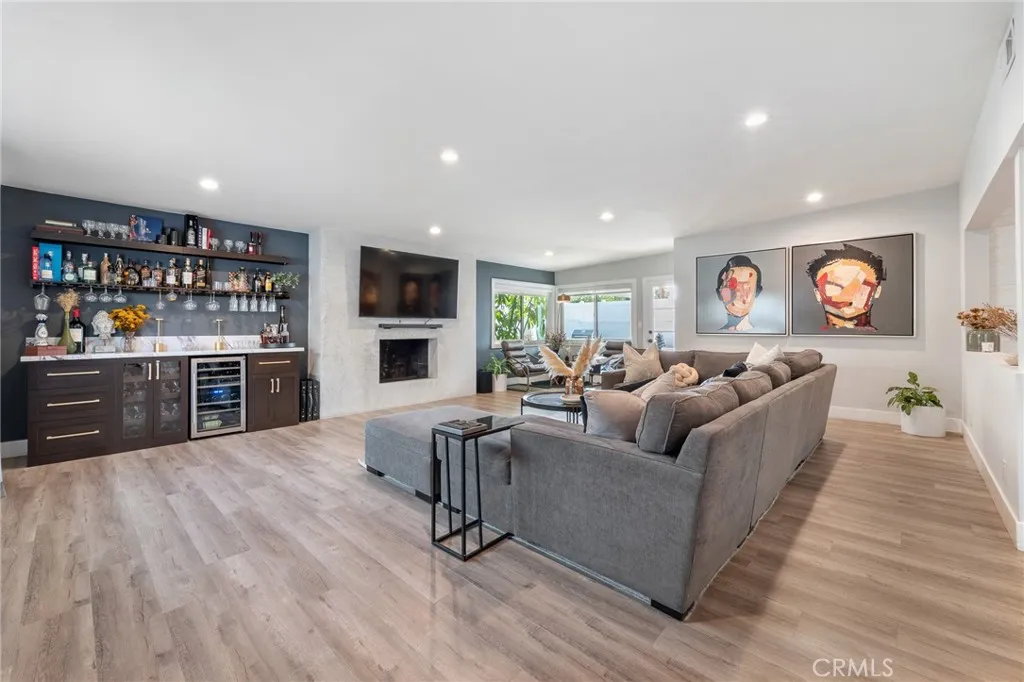 7316 Colbath, Van Nuys, California 91405 home-pic-16