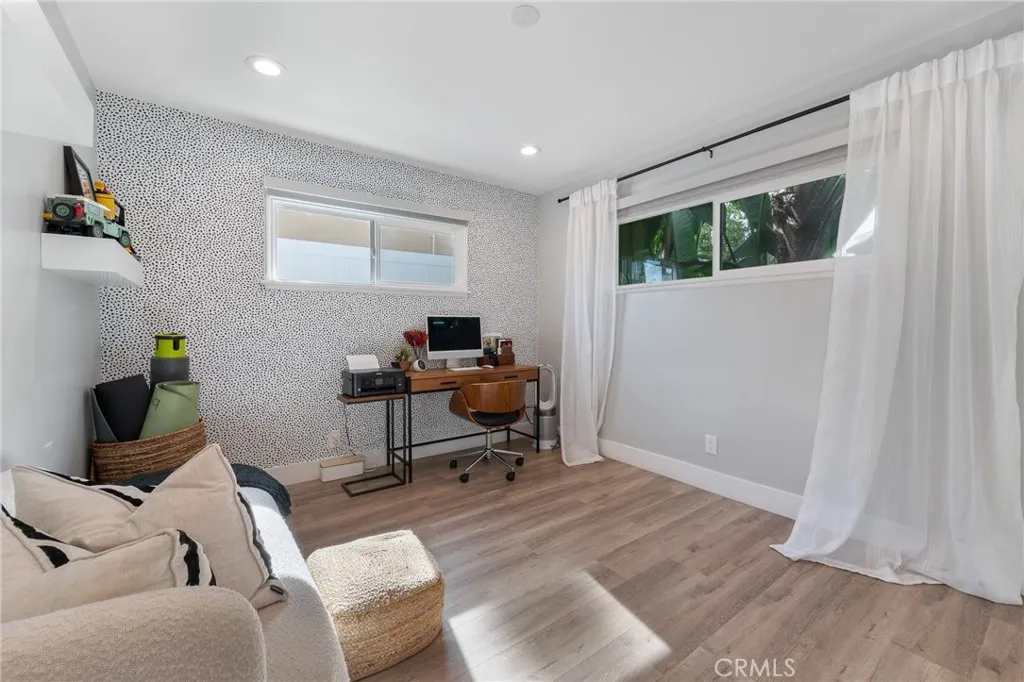 7316 Colbath, Van Nuys, California 91405 home-pic-26
