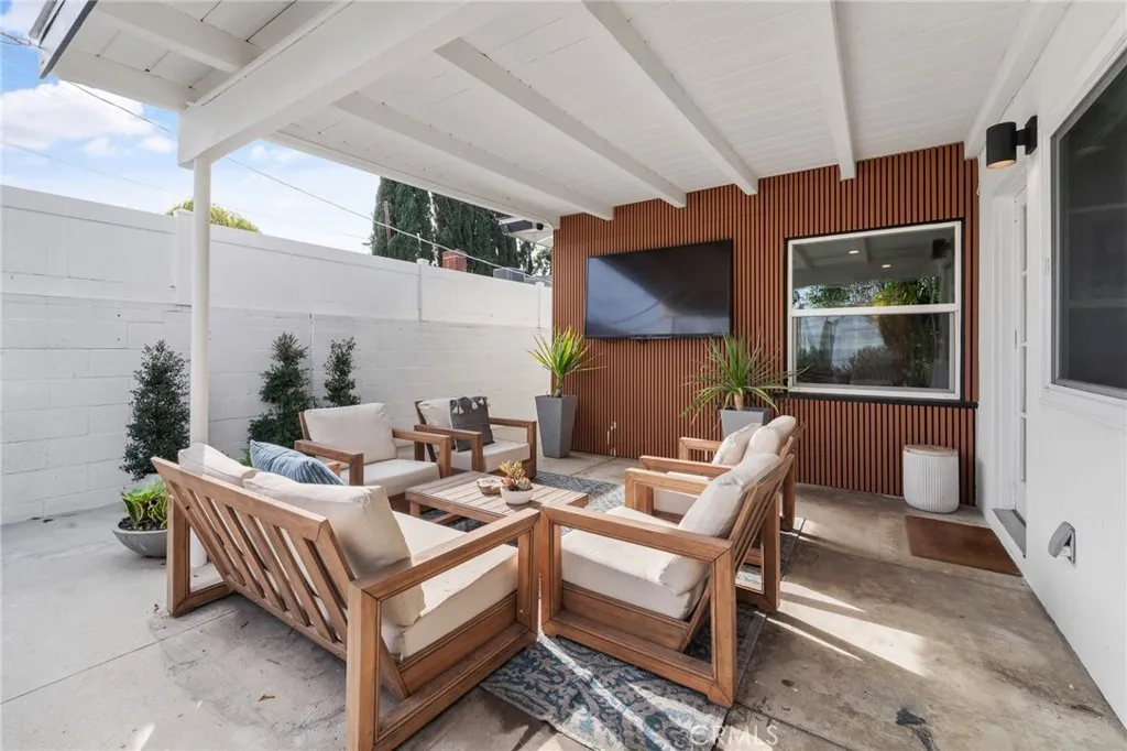 7316 Colbath, Van Nuys, California 91405 home-pic-35