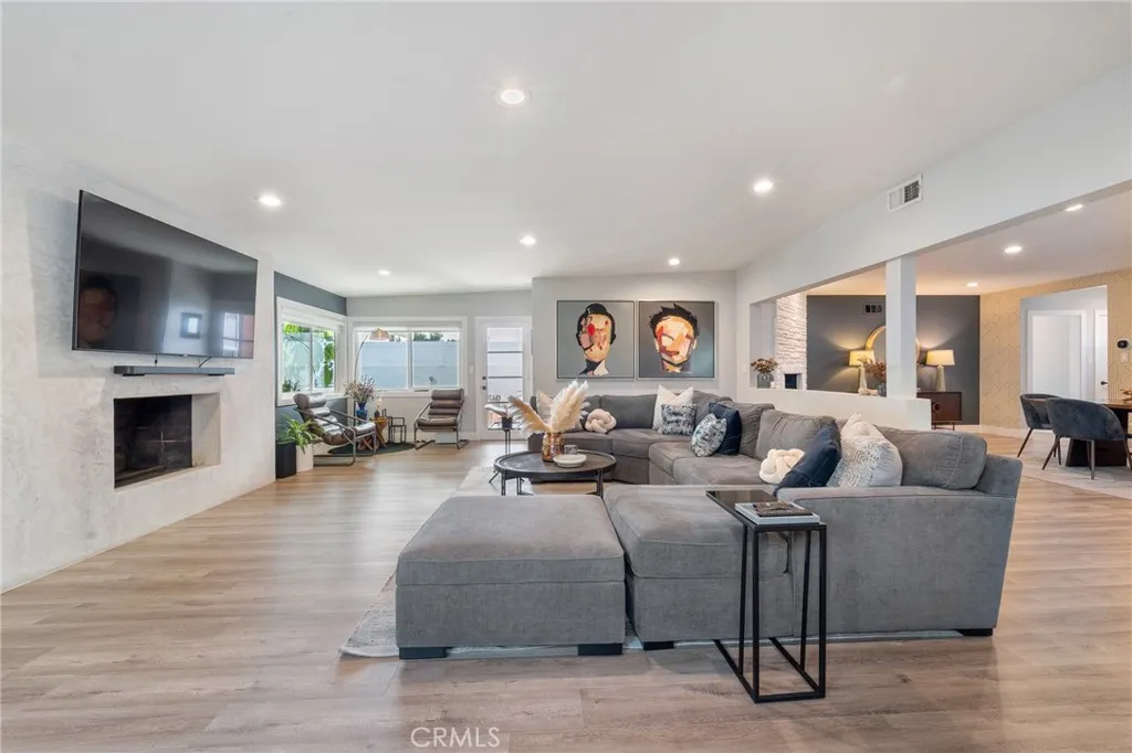 7316 Colbath, Van Nuys, California 91405 home-pic-13
