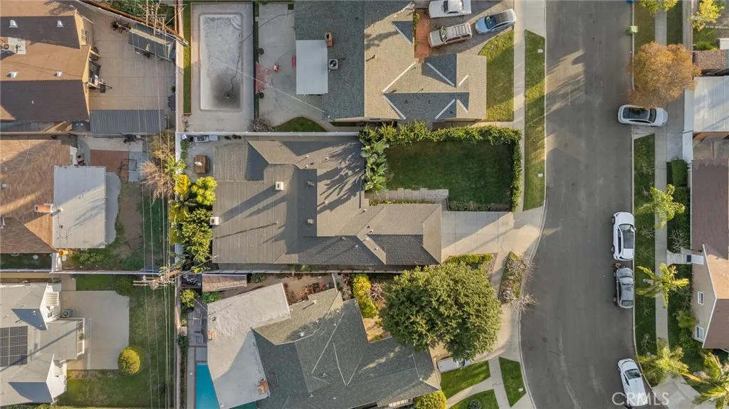 7316 Colbath, Van Nuys, California 91405 home-pic-40