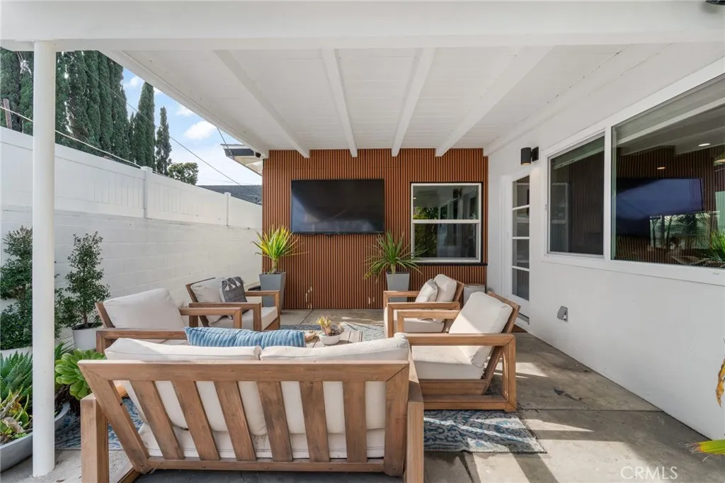 7316 Colbath, Van Nuys, California 91405 home-pic-34