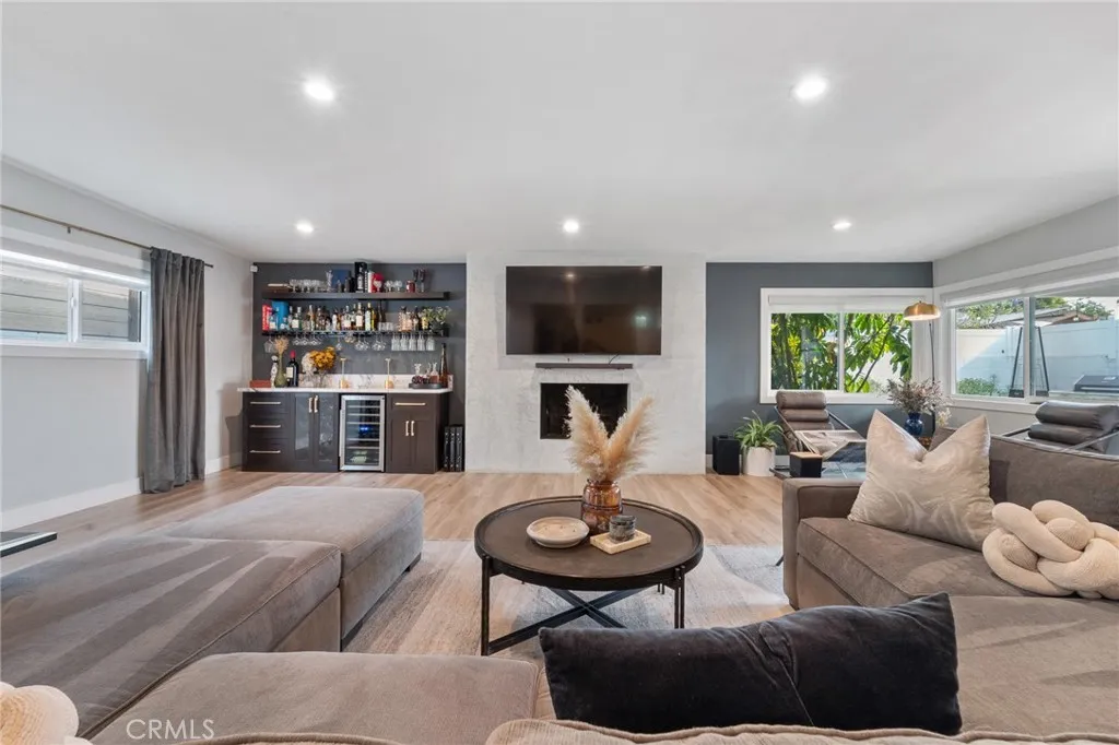 7316 Colbath, Van Nuys, California 91405 home-pic-20