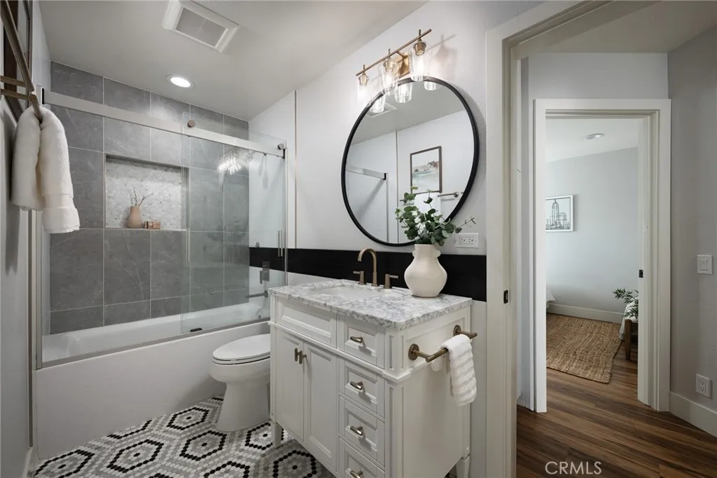 390 Deerfield, Irvine, California 92606 home-pic-13