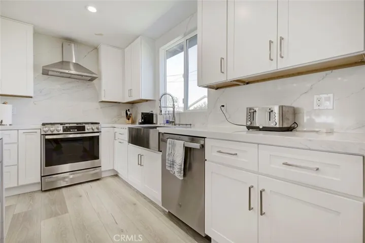20437 Septo Street, Chatsworth, California 91311
