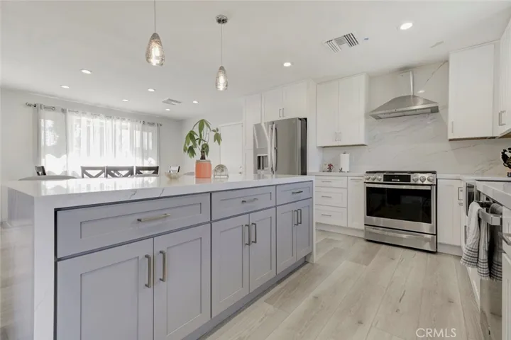 20437 Septo Street, Chatsworth, California 91311