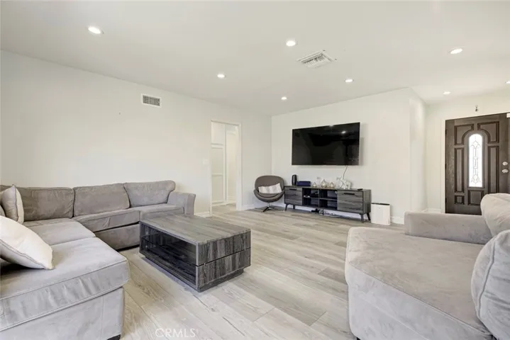 20437 Septo Street, Chatsworth, California 91311