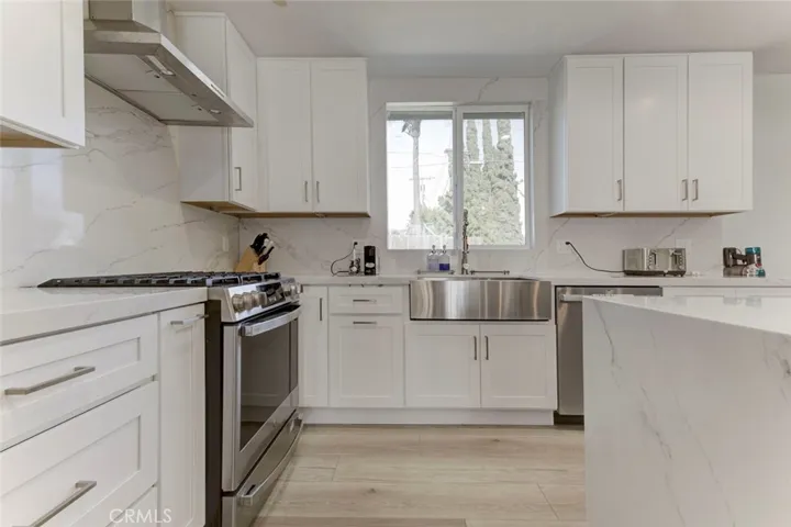 20437 Septo Street, Chatsworth, California 91311