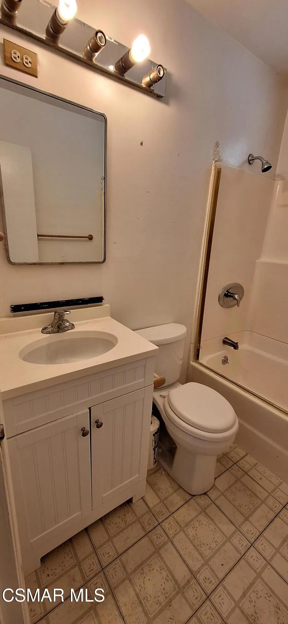 209 Delaware Drive, Ventura, California 93001 home-pic-6