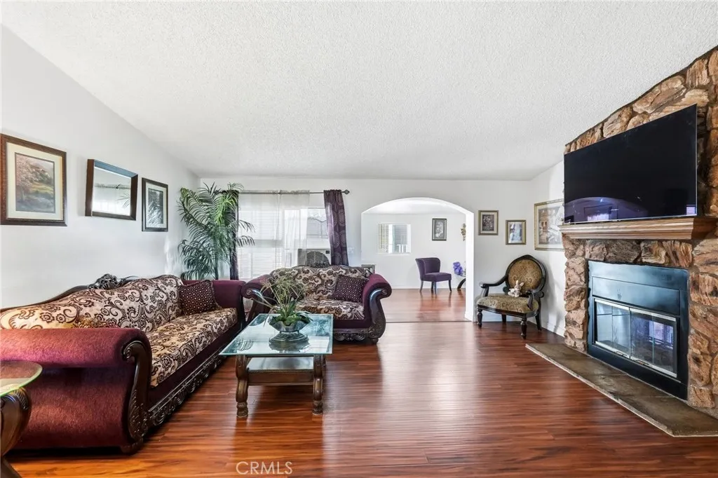 1st living room,