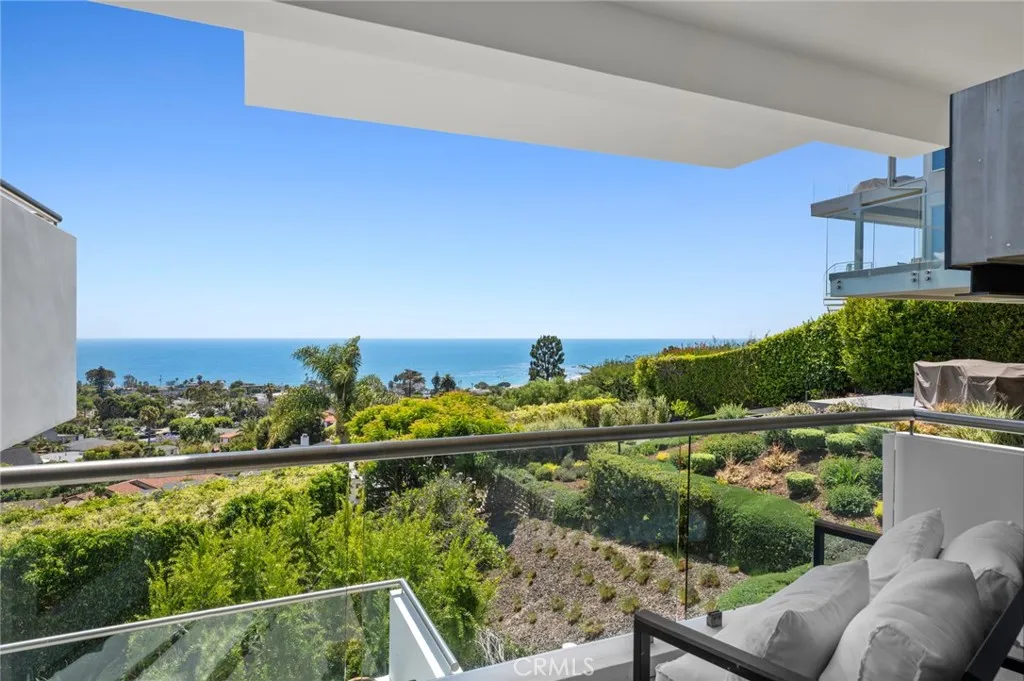 1061 Skyline Drive, Laguna Beach, California 92651 home-pic-24