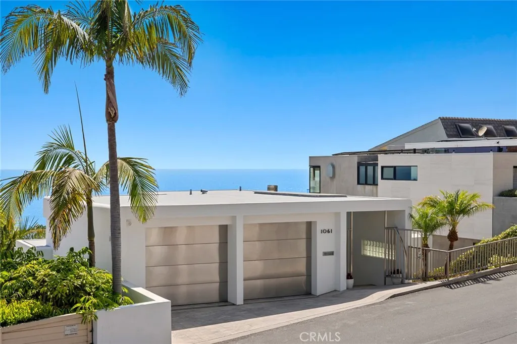1061 Skyline Drive, Laguna Beach, California 92651 home-pic-2