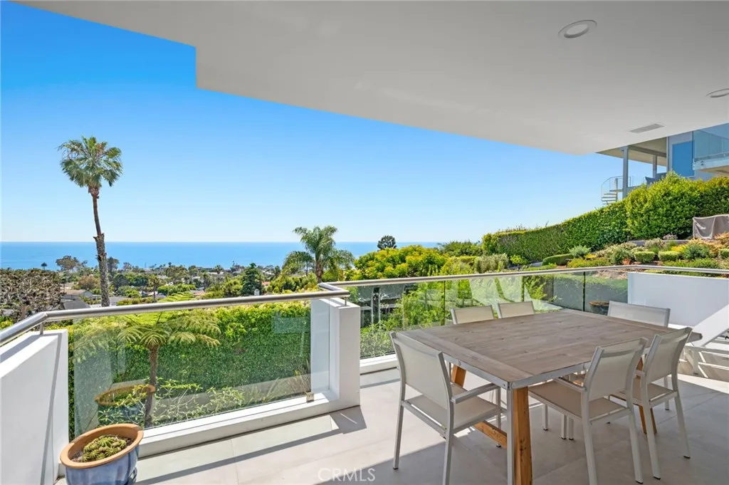 1061 Skyline Drive, Laguna Beach, California 92651 home-pic-22