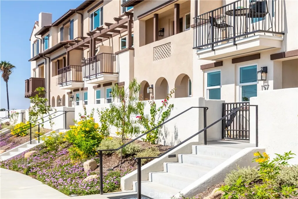 216 Stillwater Lane, Claremont, California 91711 home-pic-2