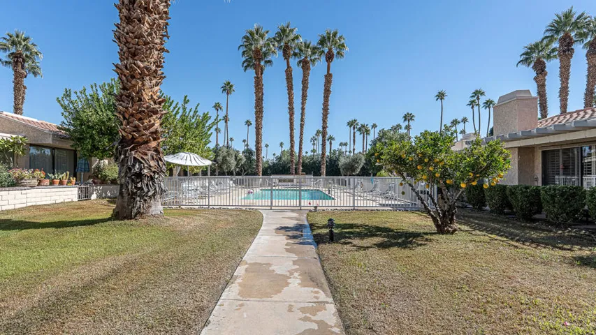 68704 CALLE TOLOSA 15