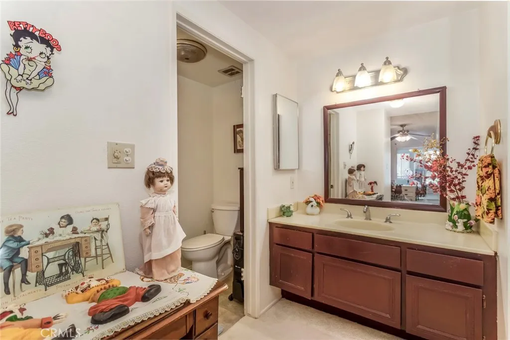 26856 Oak Branch Circle, Newhall, California 91321 home-pic-14