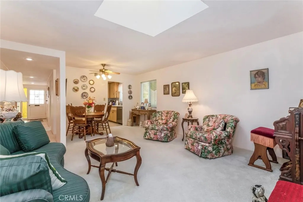 26856 Oak Branch Circle, Newhall, California 91321 home-pic-4