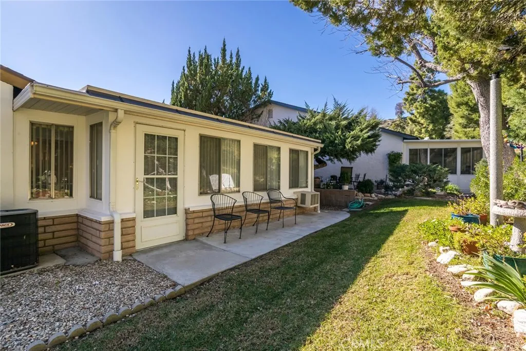 26856 Oak Branch Circle, Newhall, California 91321 home-pic-23