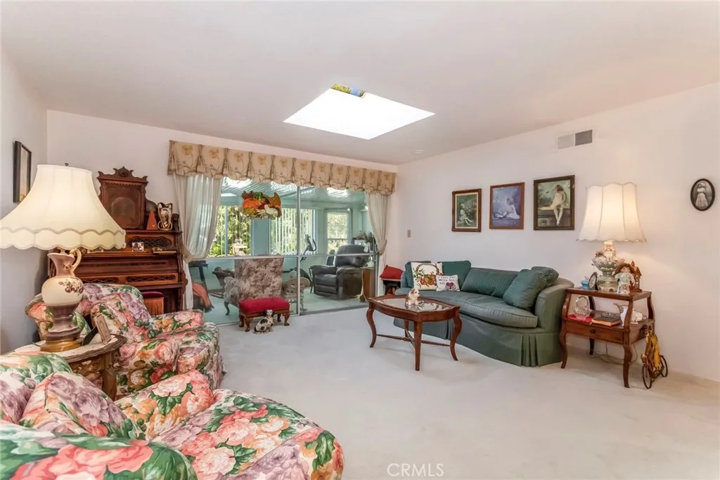 26856 Oak Branch Circle, Newhall, California 91321 home-pic-3