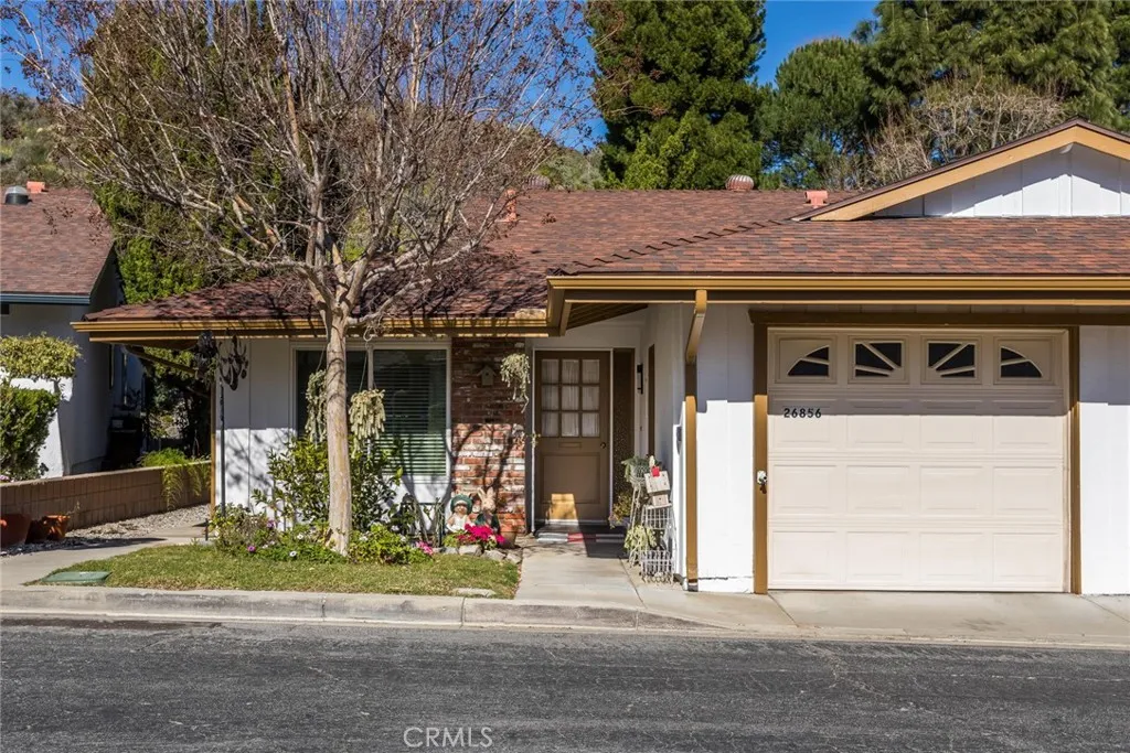 26856 Oak Branch Circle, Newhall, California 91321 home-pic-1