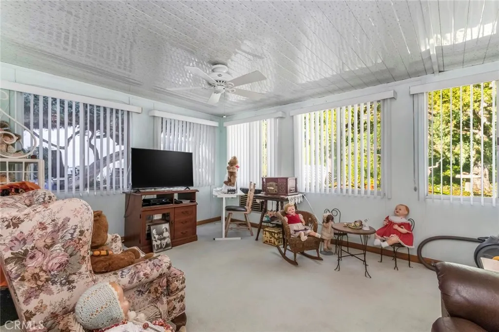 26856 Oak Branch Circle, Newhall, California 91321 home-pic-18