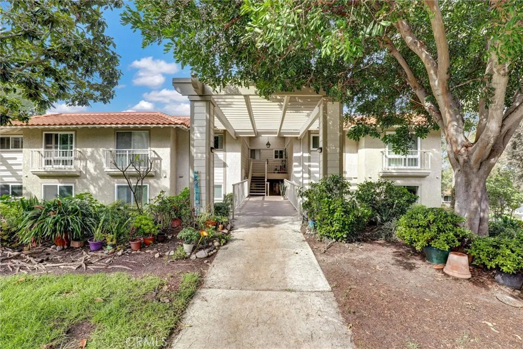 3301 Via Carrizo P, Laguna Woods, California 92637 home-pic-1