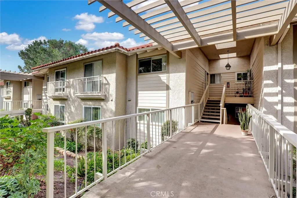 3301 Via Carrizo P, Laguna Woods, California 92637 home-pic-2