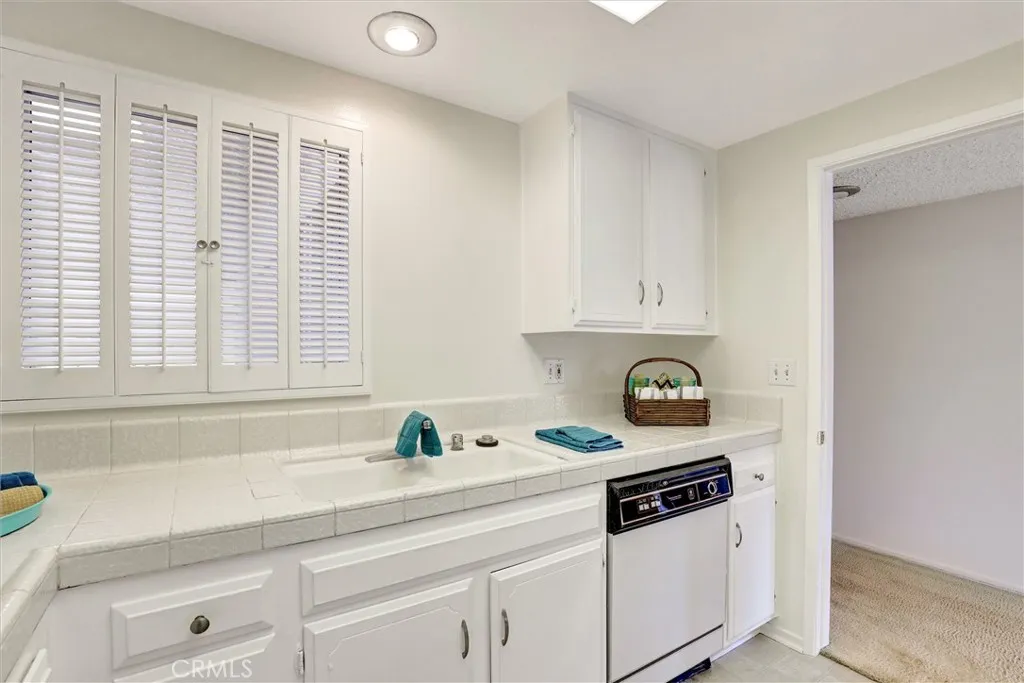 3301 Via Carrizo P, Laguna Woods, California 92637 home-pic-15
