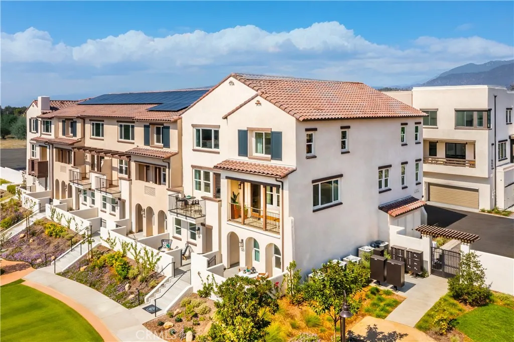 228 Stillwater Lane, Claremont, California 91711 home-pic-1