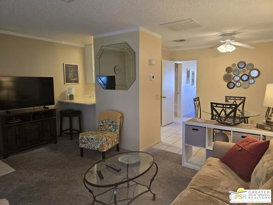 470 S Calle Encilia B2, Palm Springs, California 92262 home-pic-11