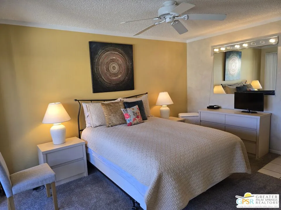470 S Calle Encilia B2, Palm Springs, California 92262 home-pic-26