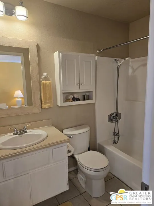 470 S Calle Encilia B2, Palm Springs, California 92262 home-pic-24