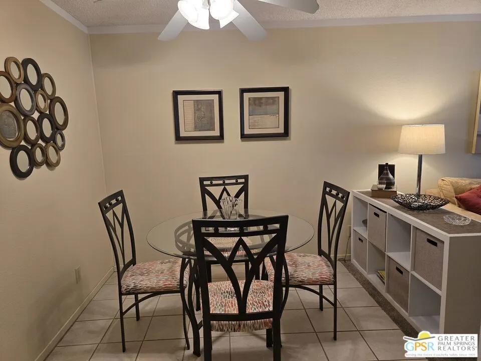 470 S Calle Encilia B2, Palm Springs, California 92262 home-pic-4