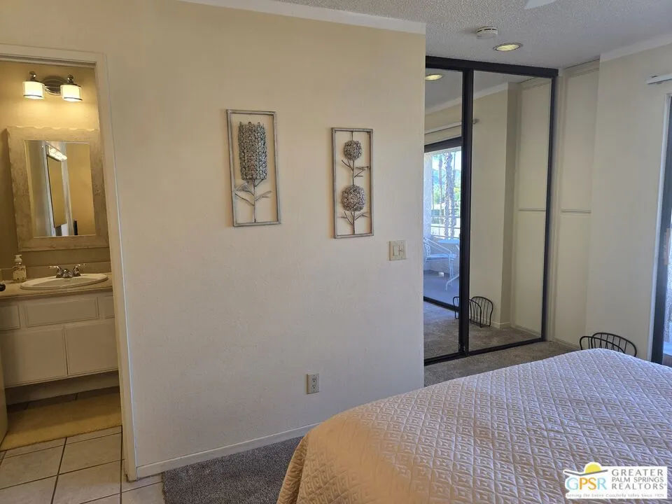 470 S Calle Encilia B2, Palm Springs, California 92262 home-pic-27