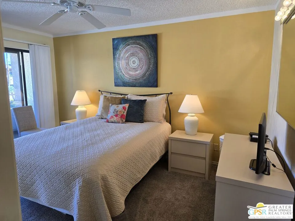 470 S Calle Encilia B2, Palm Springs, California 92262 home-pic-19