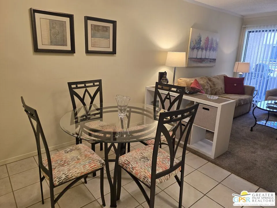 470 S Calle Encilia B2, Palm Springs, California 92262 home-pic-5