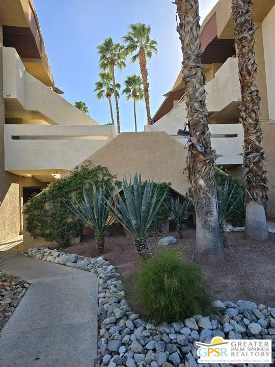 470 S Calle Encilia B2, Palm Springs, California 92262 home-pic-31