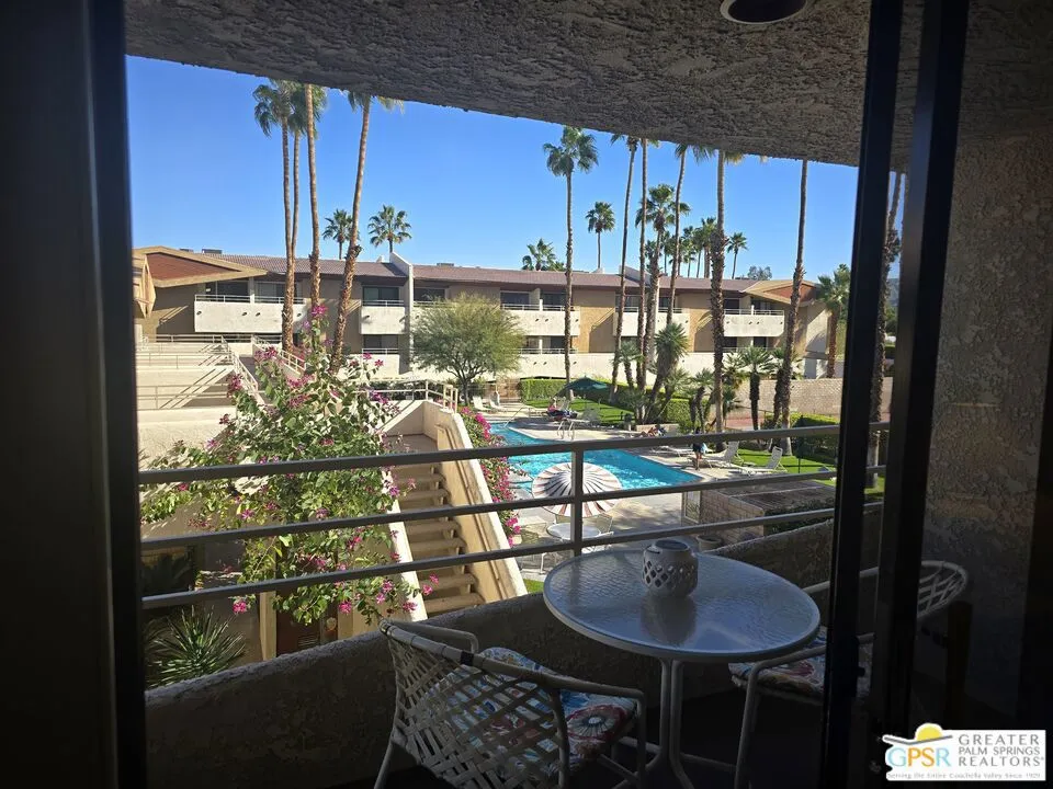470 S Calle Encilia B2, Palm Springs, California 92262 home-pic-22